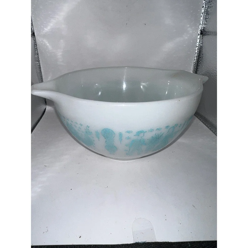 Pyrex Butterprint Cinderella Mixing Bowl 441 Turquoise White 1.5 Pt Vintage